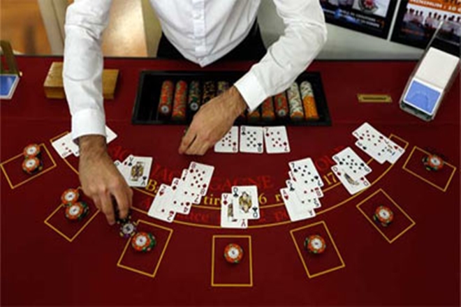 Poker Mind Games: Psychological Warfare at the Tables